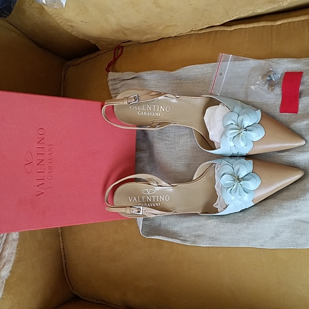 VALENTINO GARAVANI KITTEN HEEL SHOES